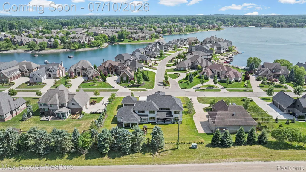 10464 Stoney Point Drive Green Oak Township MI 48178