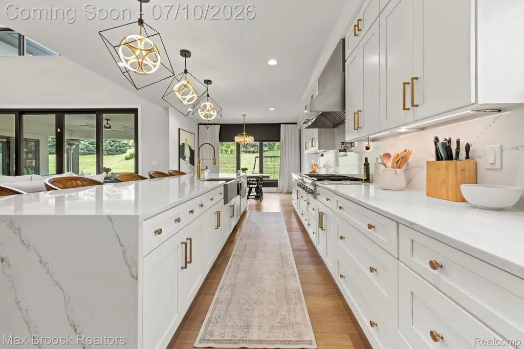 10464 Stoney Point Drive Green Oak Township MI 48178