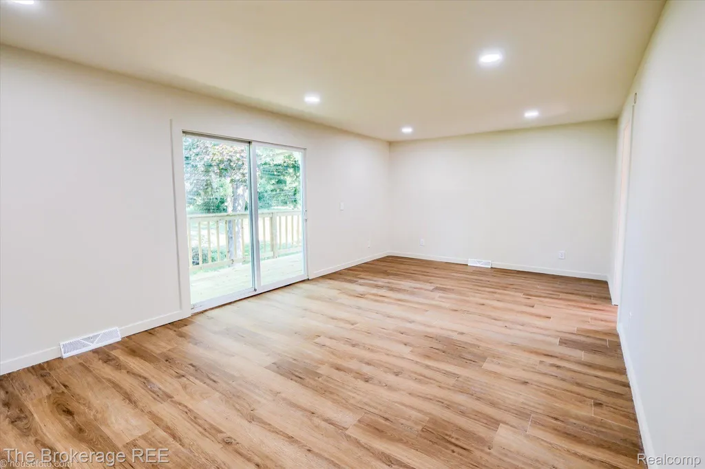 1401 Hillside Drive Flint Charter Township MI 48532