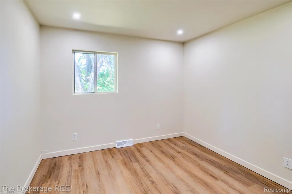 1401 Hillside Drive Flint Charter Township MI 48532