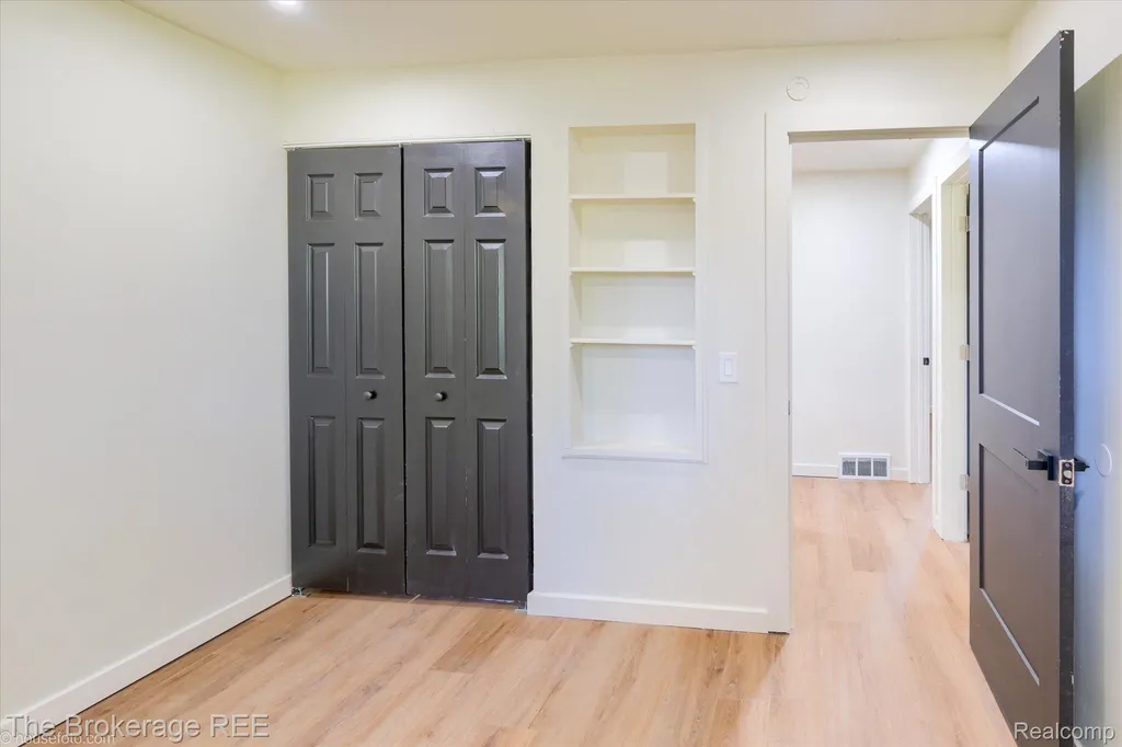 1401 Hillside Drive Flint Charter Township MI 48532
