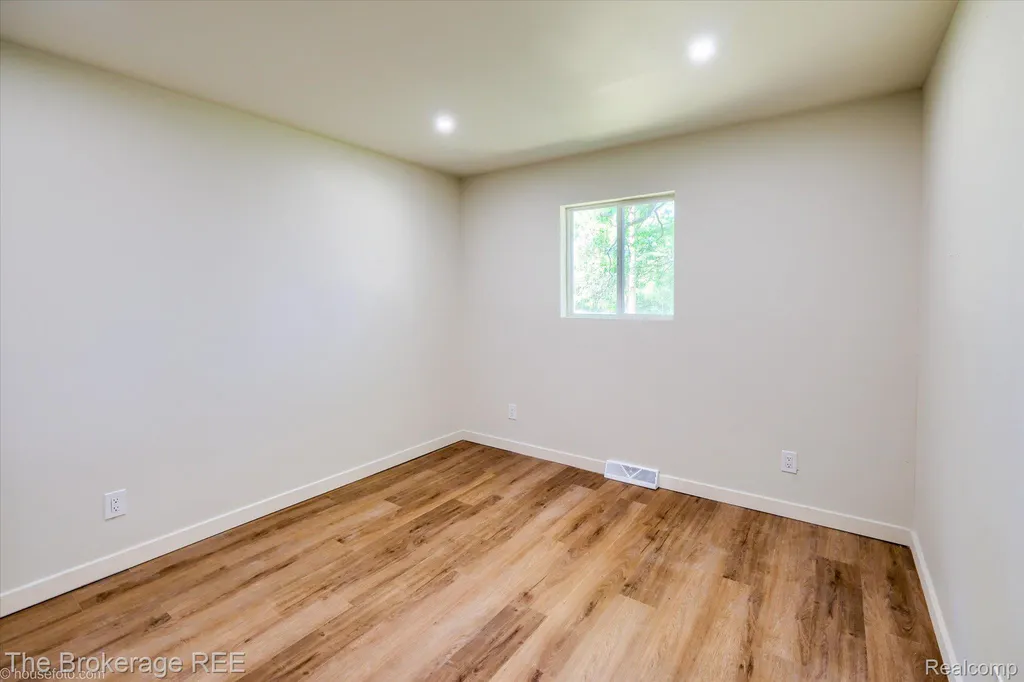 1401 Hillside Drive Flint Charter Township MI 48532
