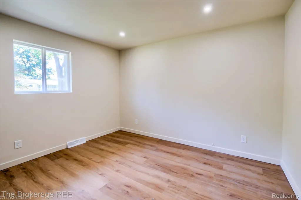 1401 Hillside Drive Flint Charter Township MI 48532