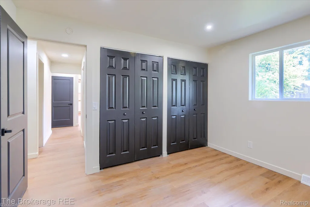 1401 Hillside Drive Flint Charter Township MI 48532
