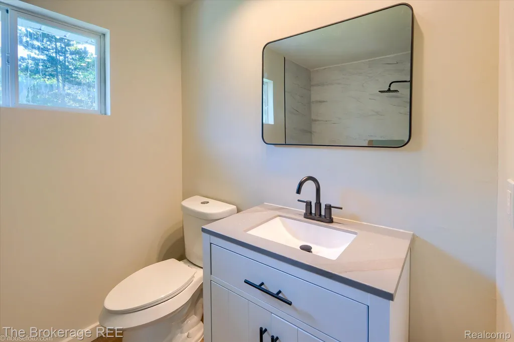 1401 Hillside Drive Flint Charter Township MI 48532