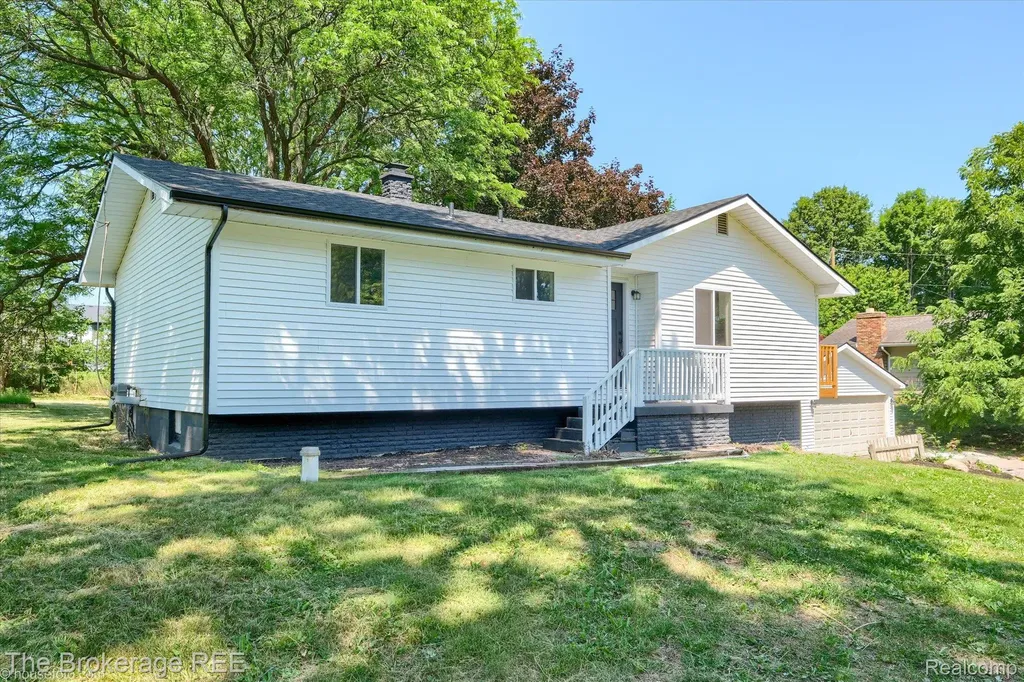 1401 Hillside Drive Flint Charter Township MI 48532