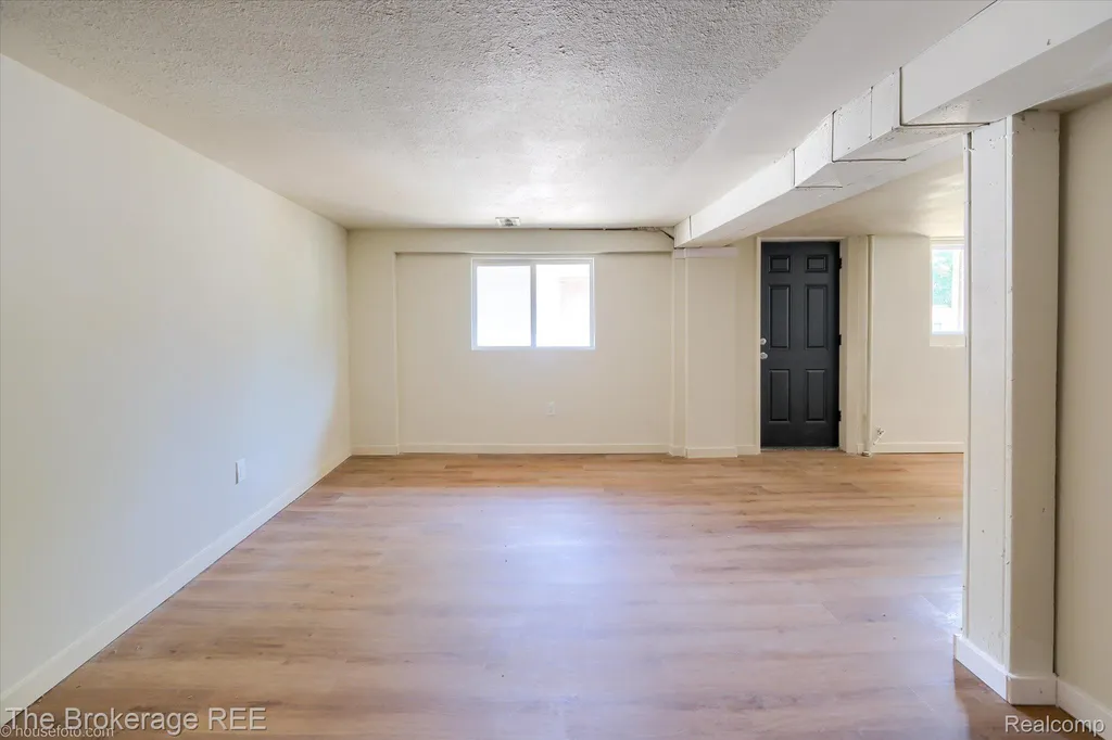 1401 Hillside Drive Flint Charter Township MI 48532