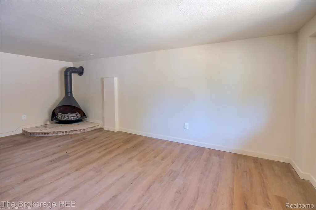 1401 Hillside Drive Flint Charter Township MI 48532