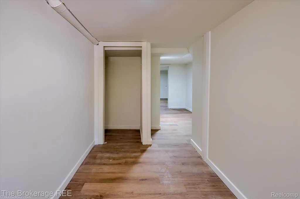 1401 Hillside Drive Flint Charter Township MI 48532