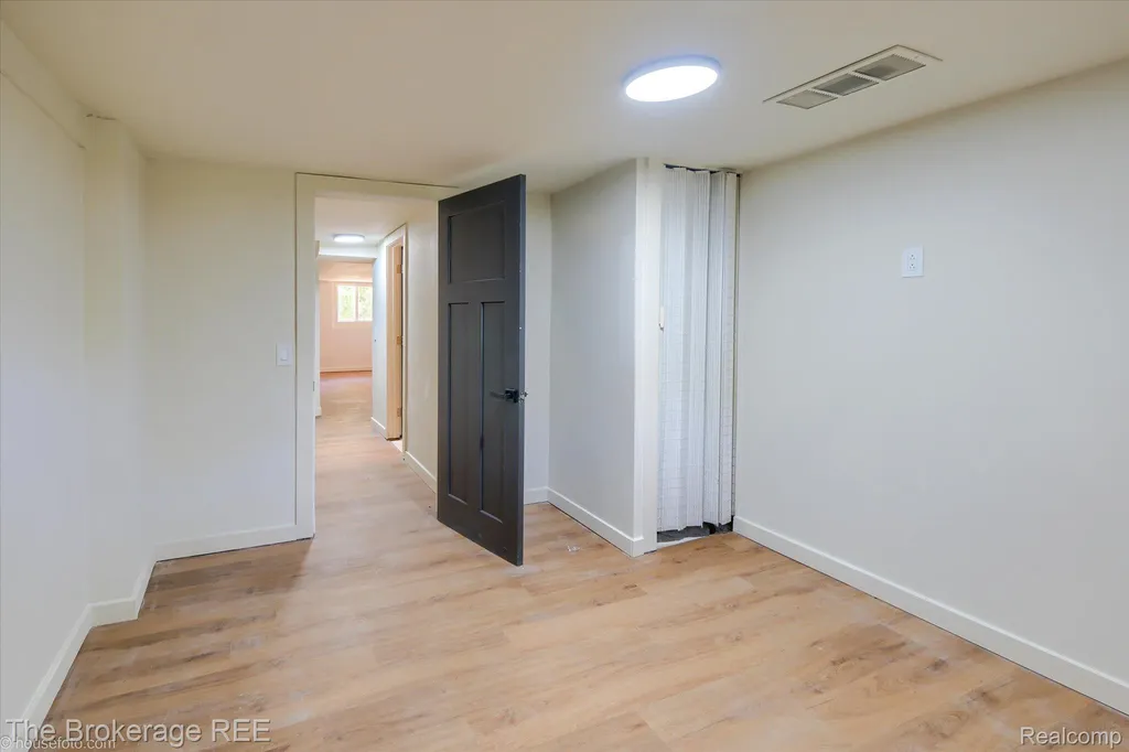 1401 Hillside Drive Flint Charter Township MI 48532