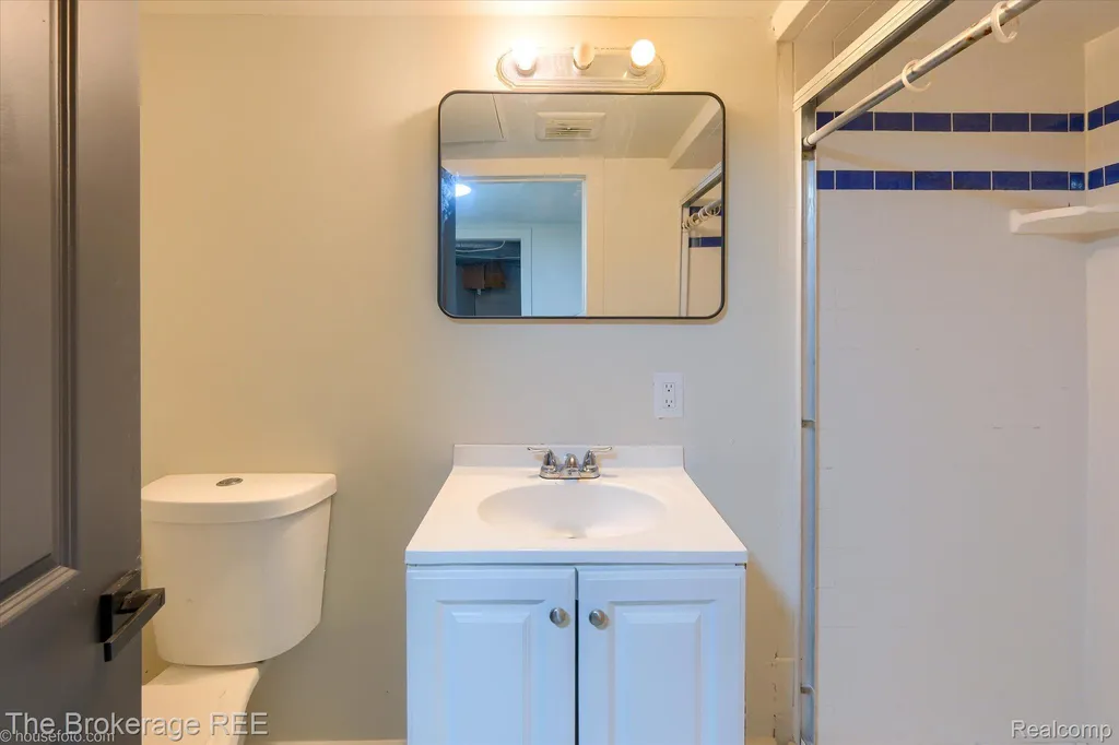 1401 Hillside Drive Flint Charter Township MI 48532