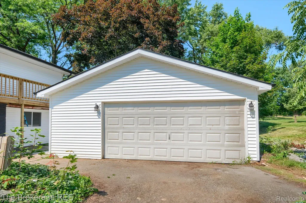 1401 Hillside Drive Flint Charter Township MI 48532