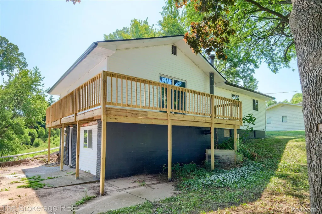 1401 Hillside Drive Flint Charter Township MI 48532