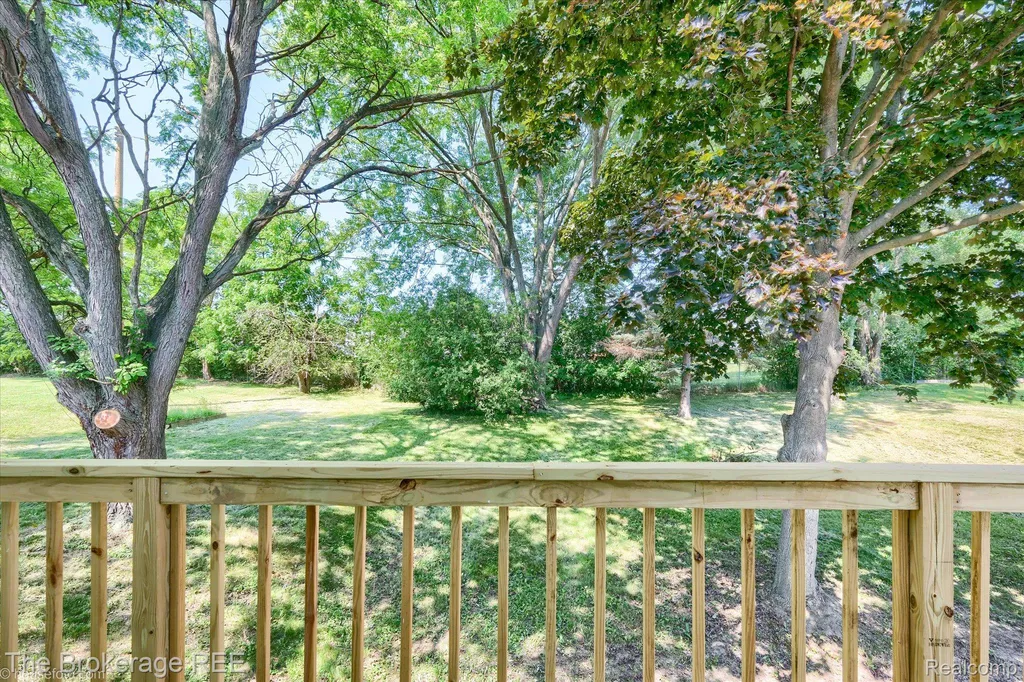 1401 Hillside Drive Flint Charter Township MI 48532