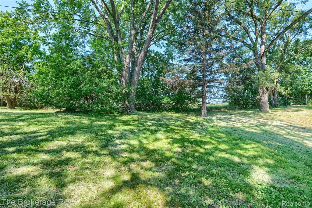 1401 Hillside Drive Flint Charter Township MI 48532