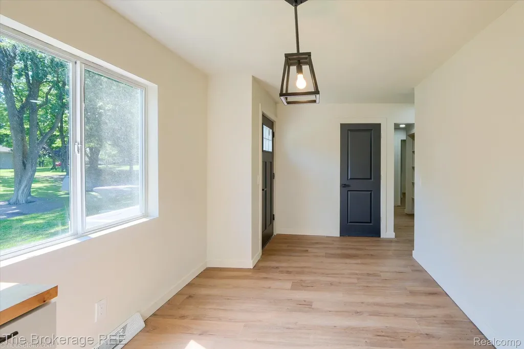 1401 Hillside Drive Flint Charter Township MI 48532