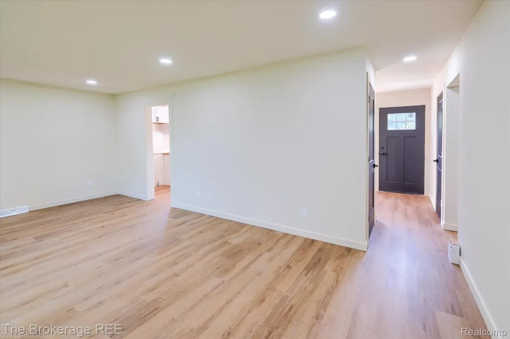 1401 Hillside Drive Flint Charter Township MI 48532