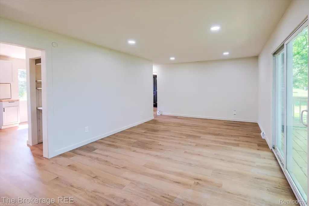 1401 Hillside Drive Flint Charter Township MI 48532