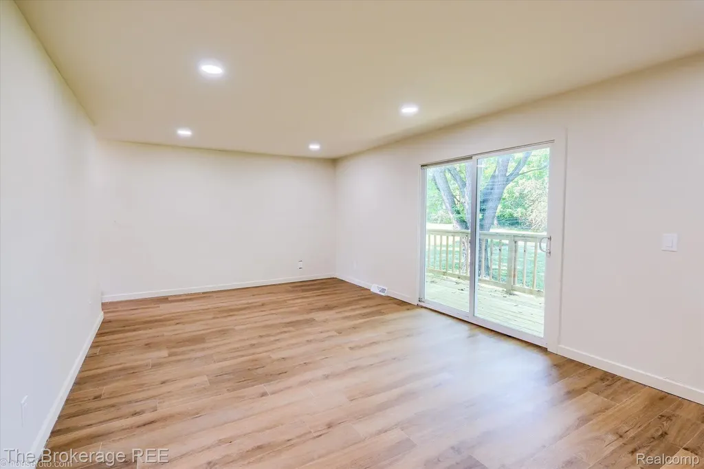 1401 Hillside Drive Flint Charter Township MI 48532