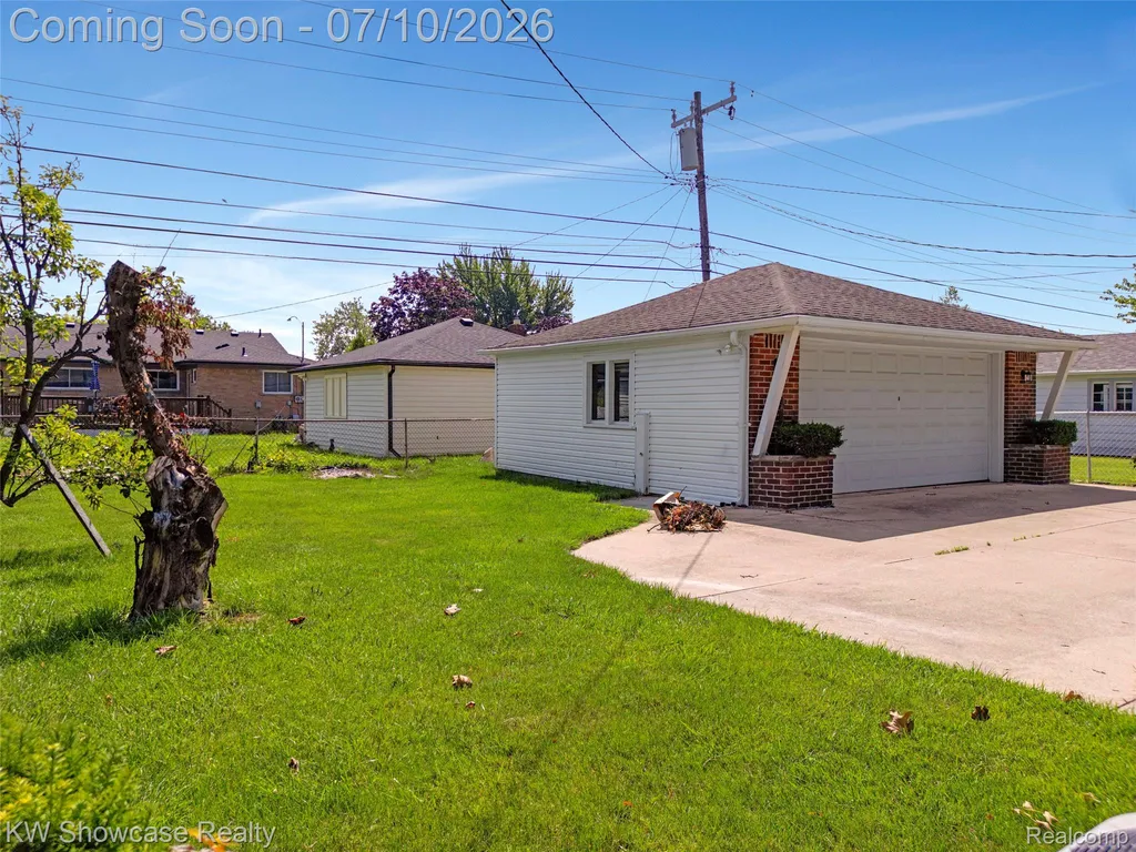 8936 Merriman Road Livonia City MI 48150