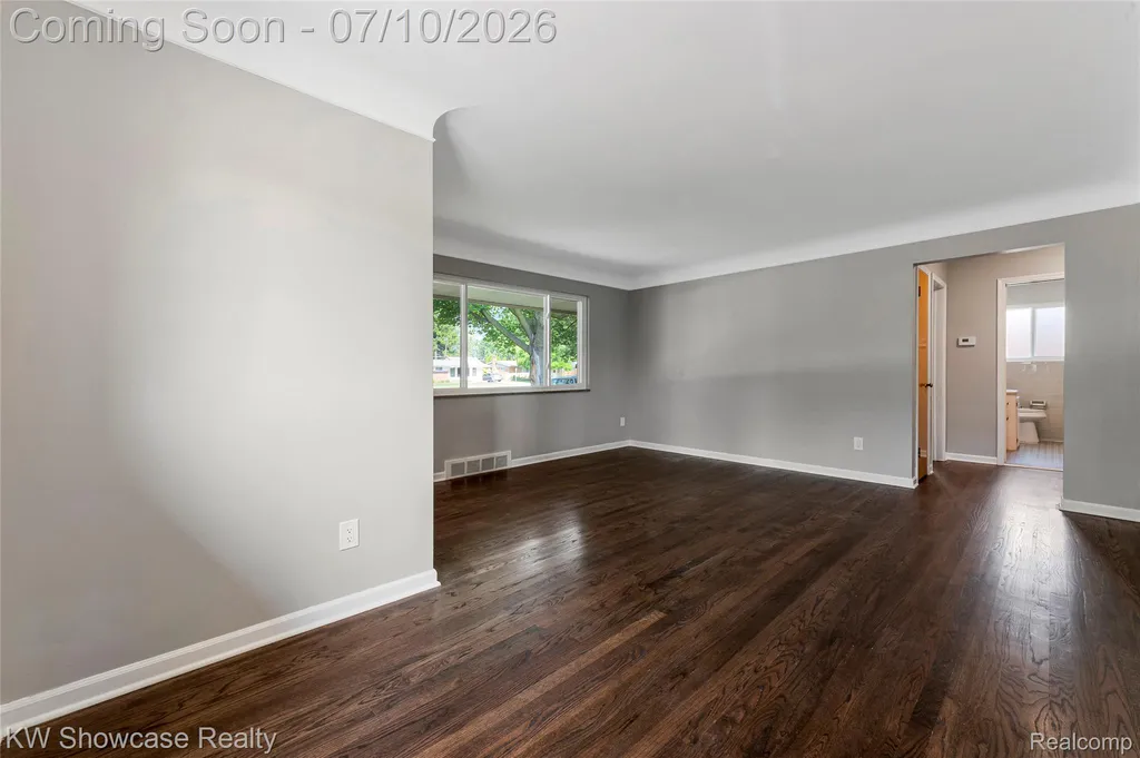 8936 Merriman Road Livonia City MI 48150