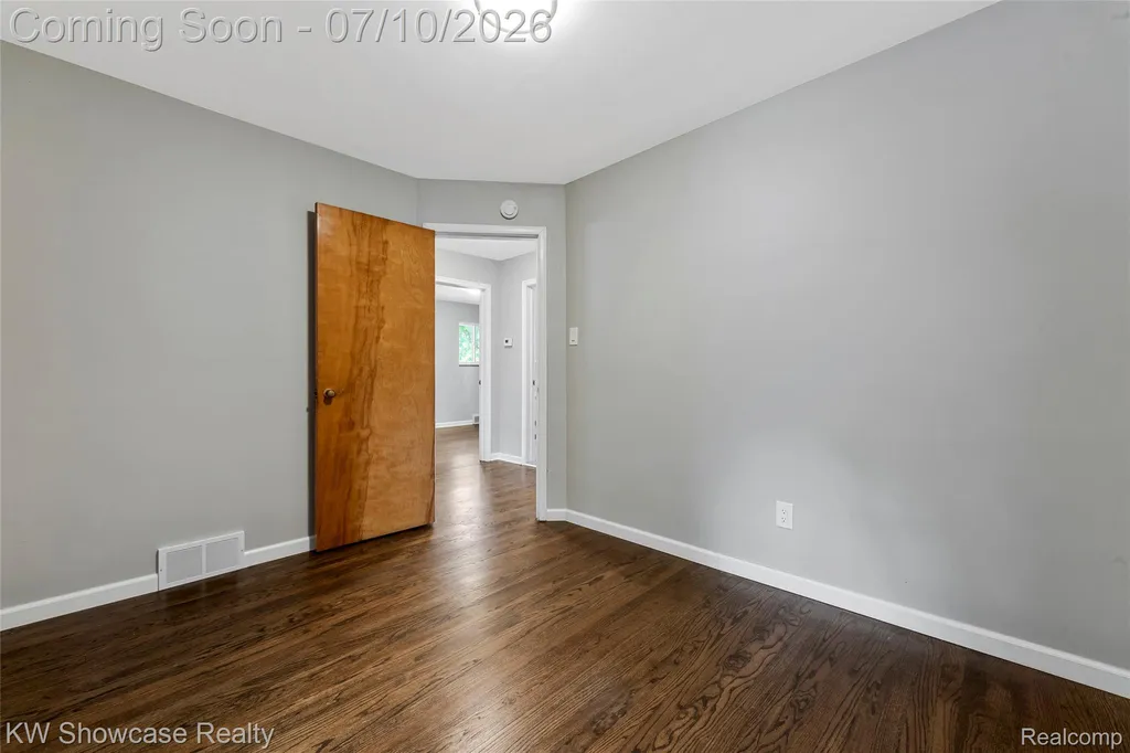 8936 Merriman Road Livonia City MI 48150