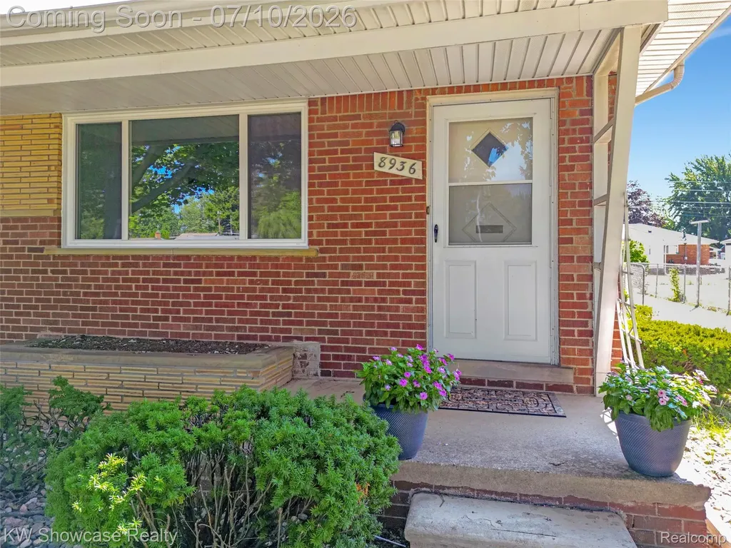 8936 Merriman Road Livonia City MI 48150