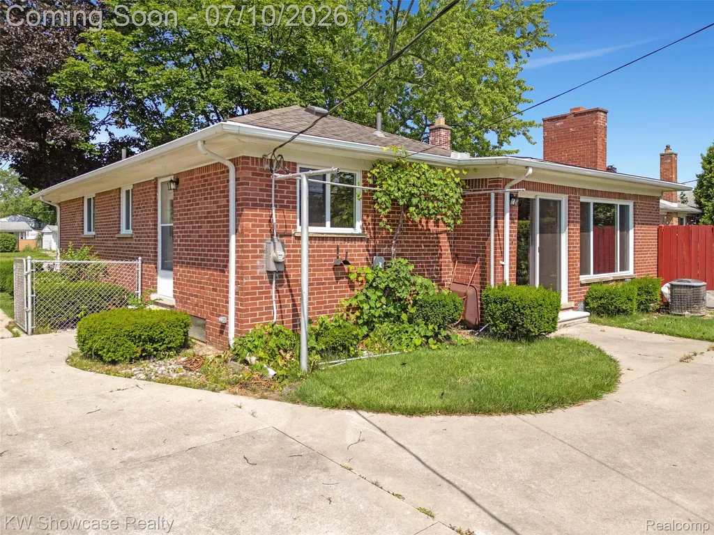 8936 Merriman Road Livonia City MI 48150