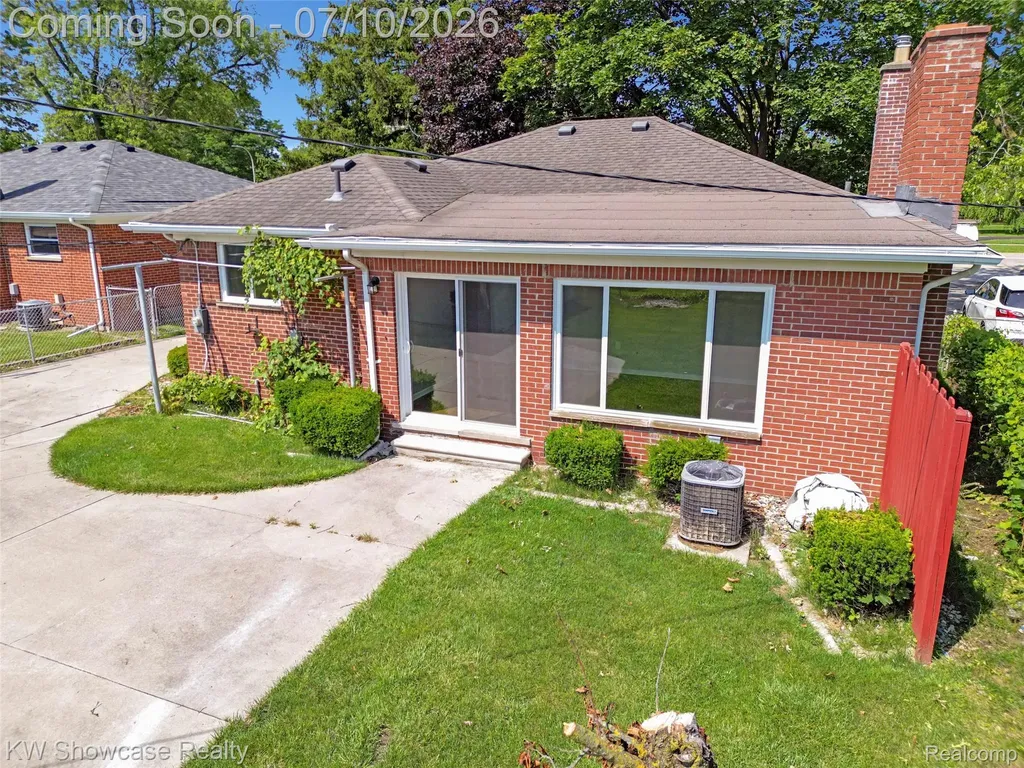 8936 Merriman Road Livonia City MI 48150