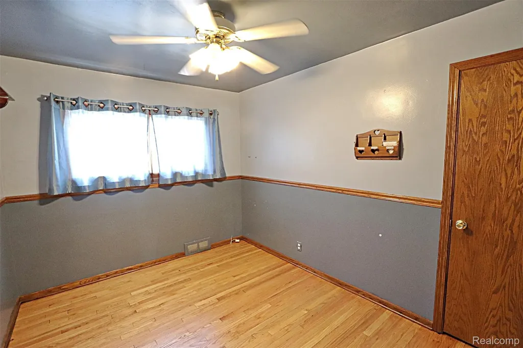 18785 Dale Avenue Allen Park City MI 48101