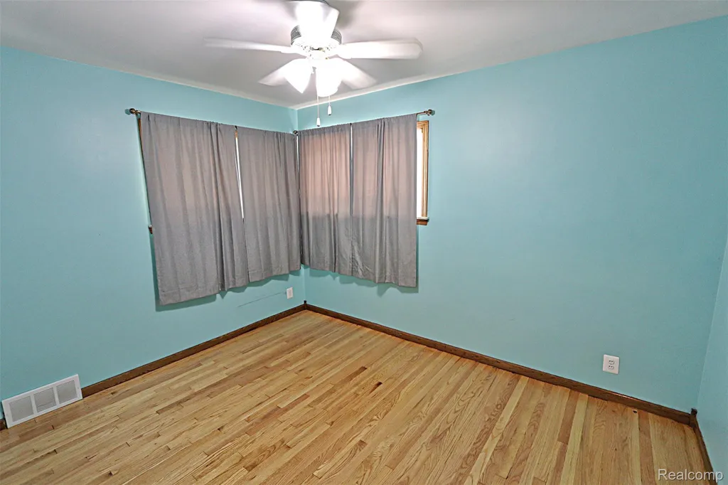 18785 Dale Avenue Allen Park City MI 48101