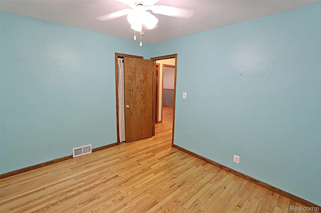 18785 Dale Avenue Allen Park City MI 48101