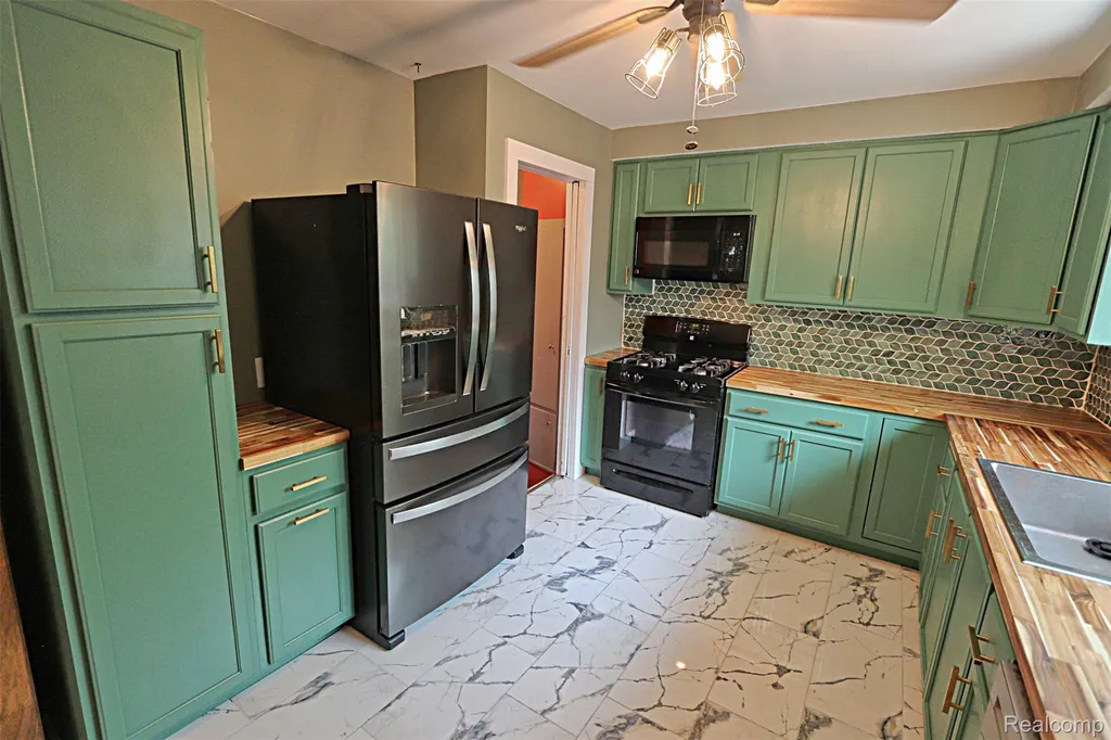 18785 Dale Avenue Allen Park City MI 48101