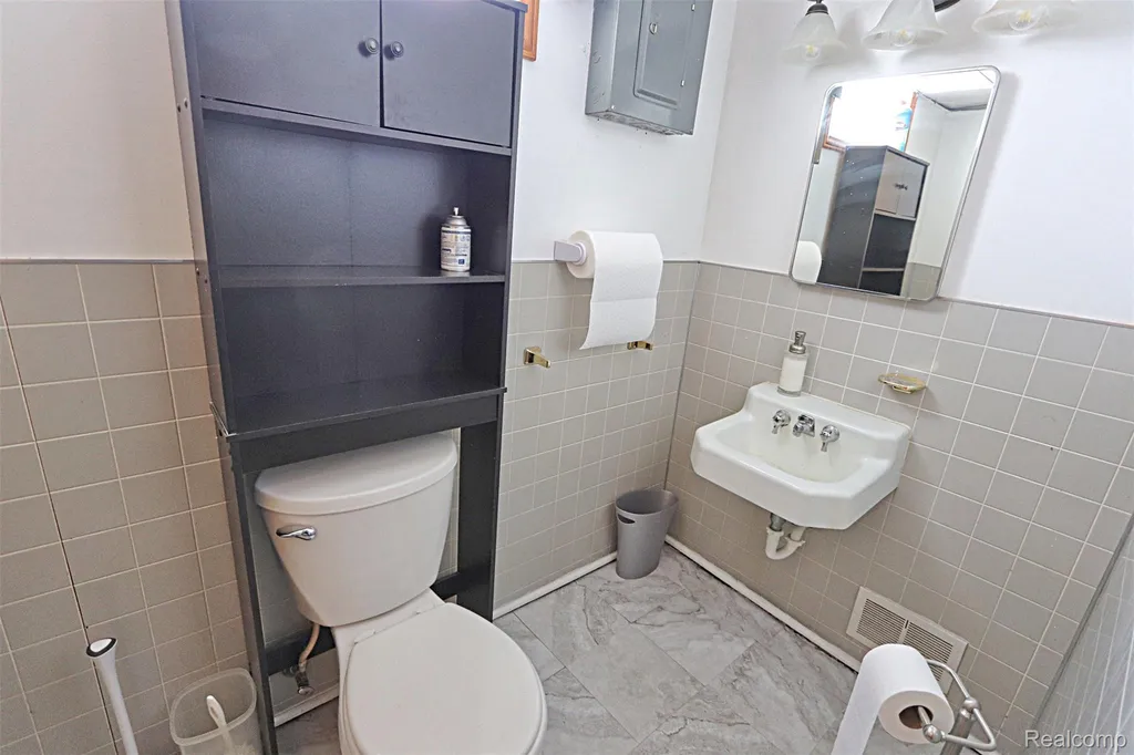 18785 Dale Avenue Allen Park City MI 48101