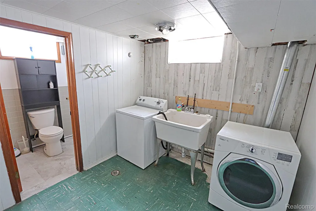 18785 Dale Avenue Allen Park City MI 48101