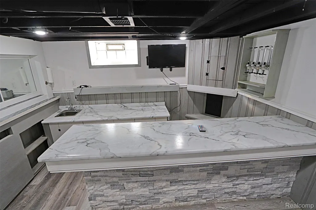 18785 Dale Avenue Allen Park City MI 48101