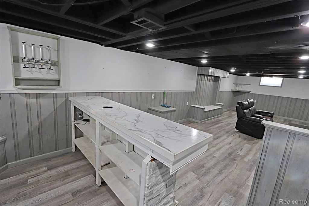 18785 Dale Avenue Allen Park City MI 48101