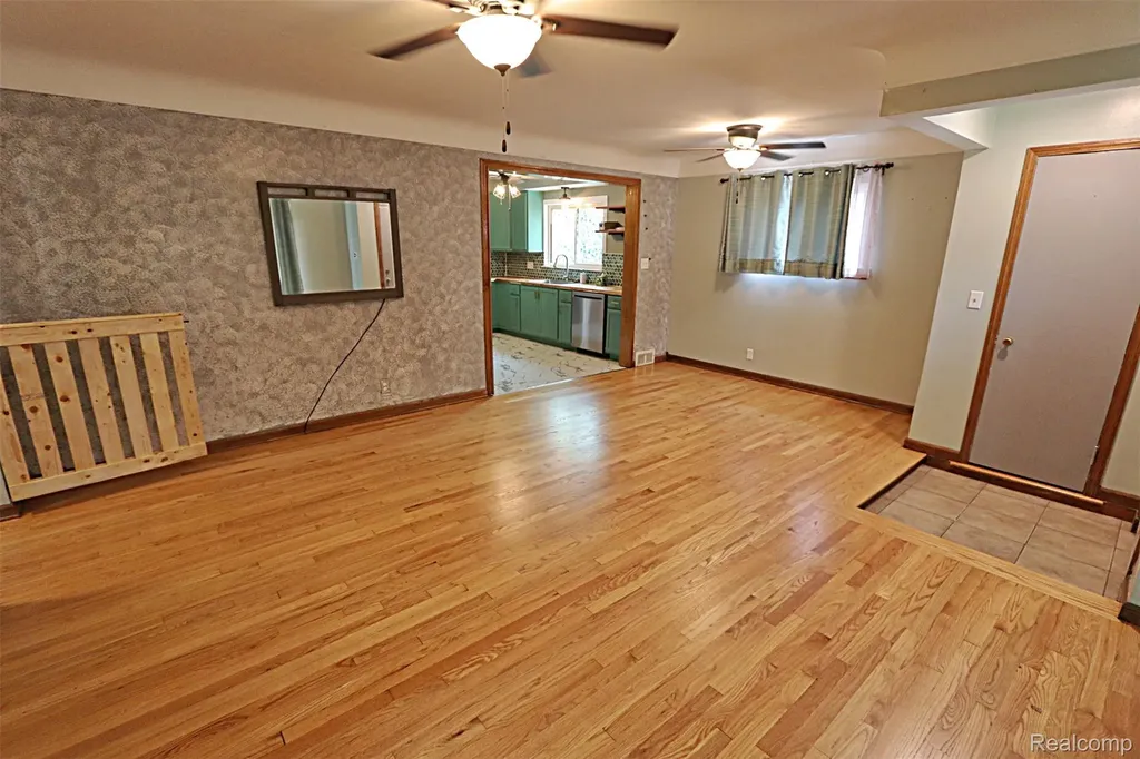 18785 Dale Avenue Allen Park City MI 48101