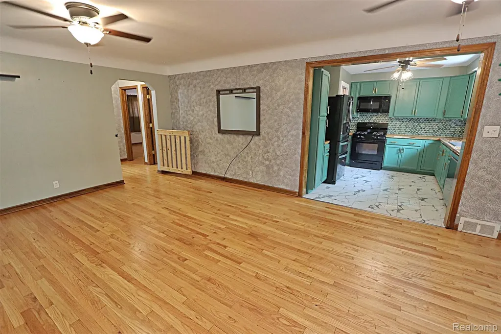 18785 Dale Avenue Allen Park City MI 48101