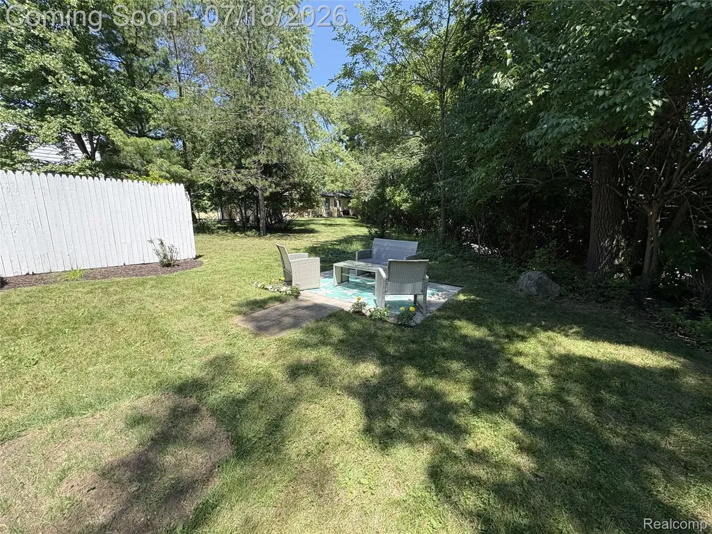185 Fraser Street Rochester City MI 48307