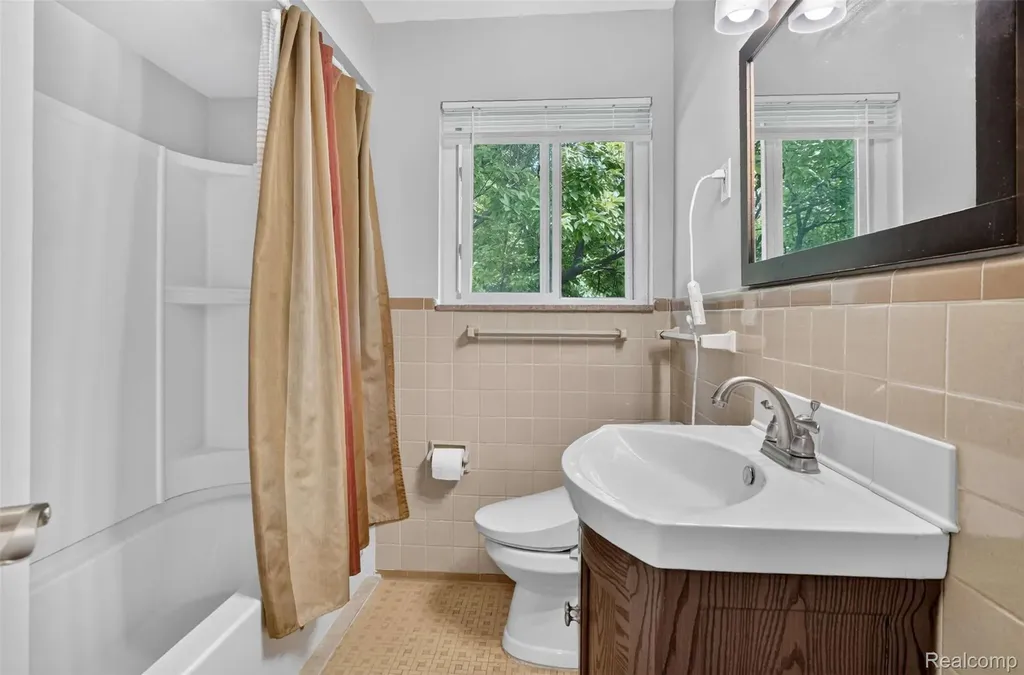 1811 Avondale Avenue Ann Arbor City MI 48103
