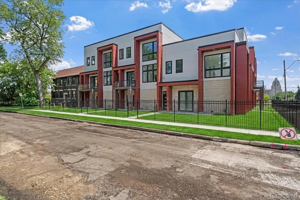 177 Gladstone Street Detroit City MI 48202