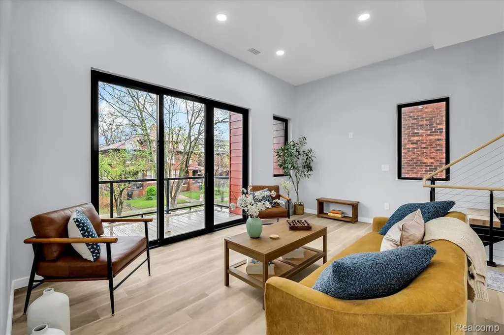 177 Gladstone Street Detroit City MI 48202
