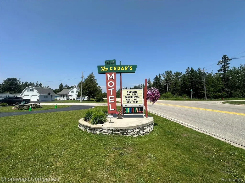 2040 Business Loop 75 St. Ignace Township MI 49781