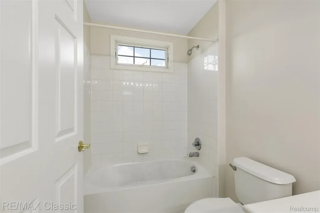 24374 Terra Del Mar Drive Novi City MI 48374