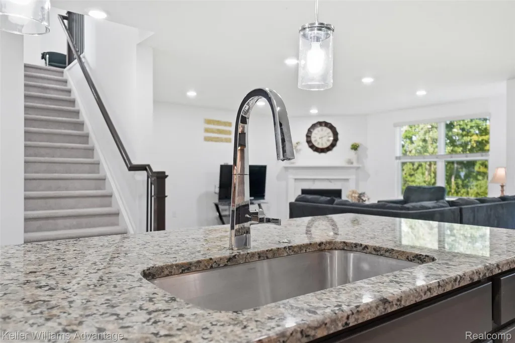 24506 Jade Drive Farmington Hills City MI 48336