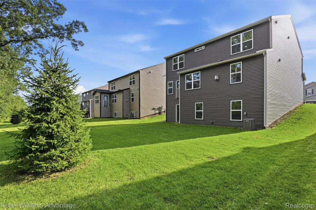 24506 Jade Drive Farmington Hills City MI 48336