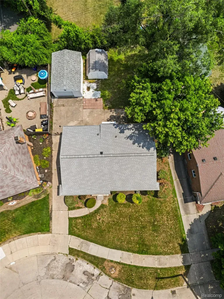 20540 Sunderland Road Detroit City MI 48219