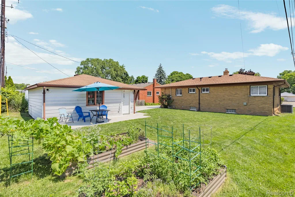 14123 Foch Street Livonia City MI 48154