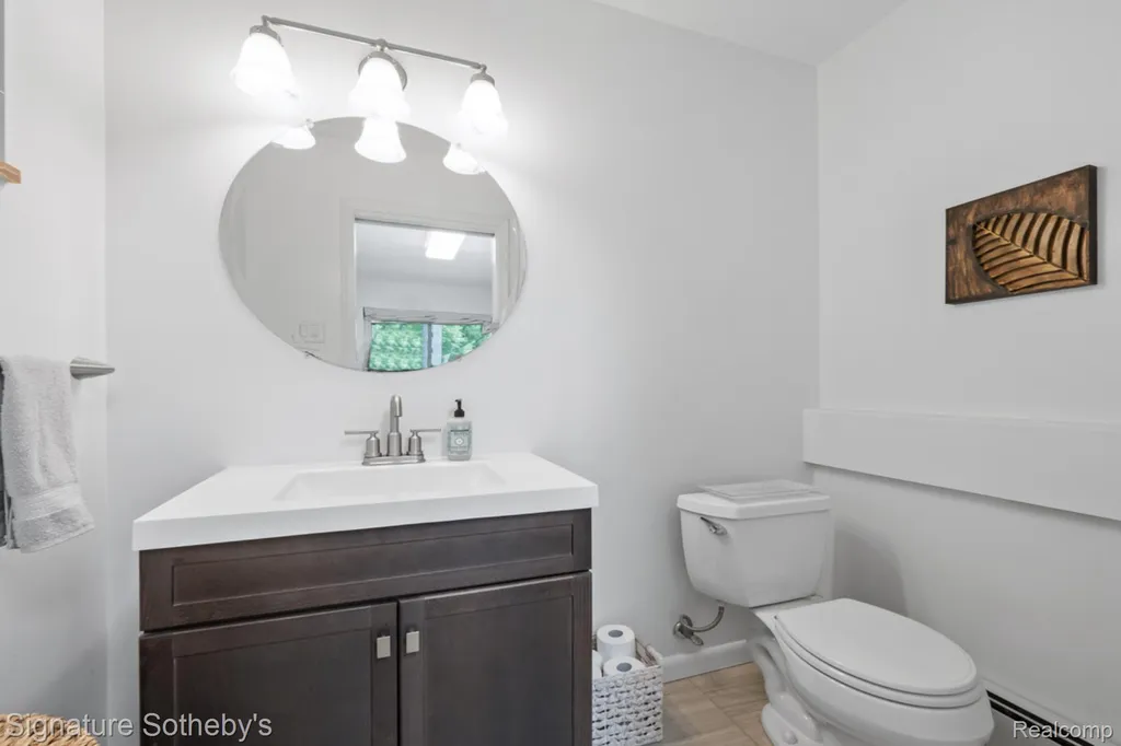2593 S Christian Hills Drive Rochester Hills City MI 48309
